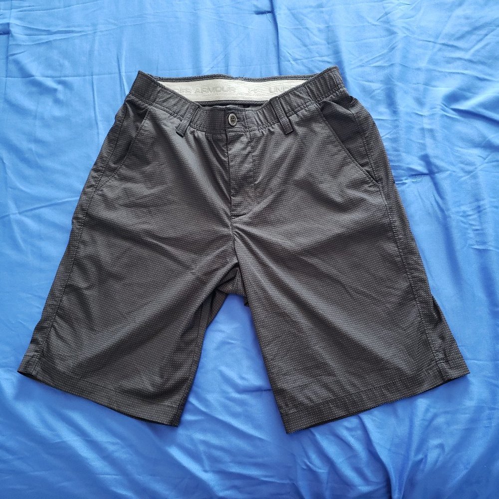 Under Armour Shorts Mens Sz 30 Black Gray Pattern Chino Golf Stretch Grip Waist